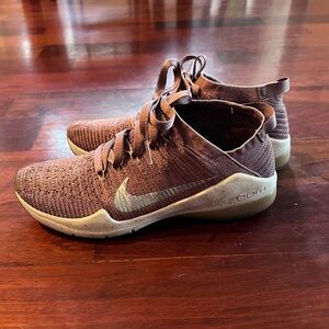 Nike Zoom Women’s Shoe Sz 8